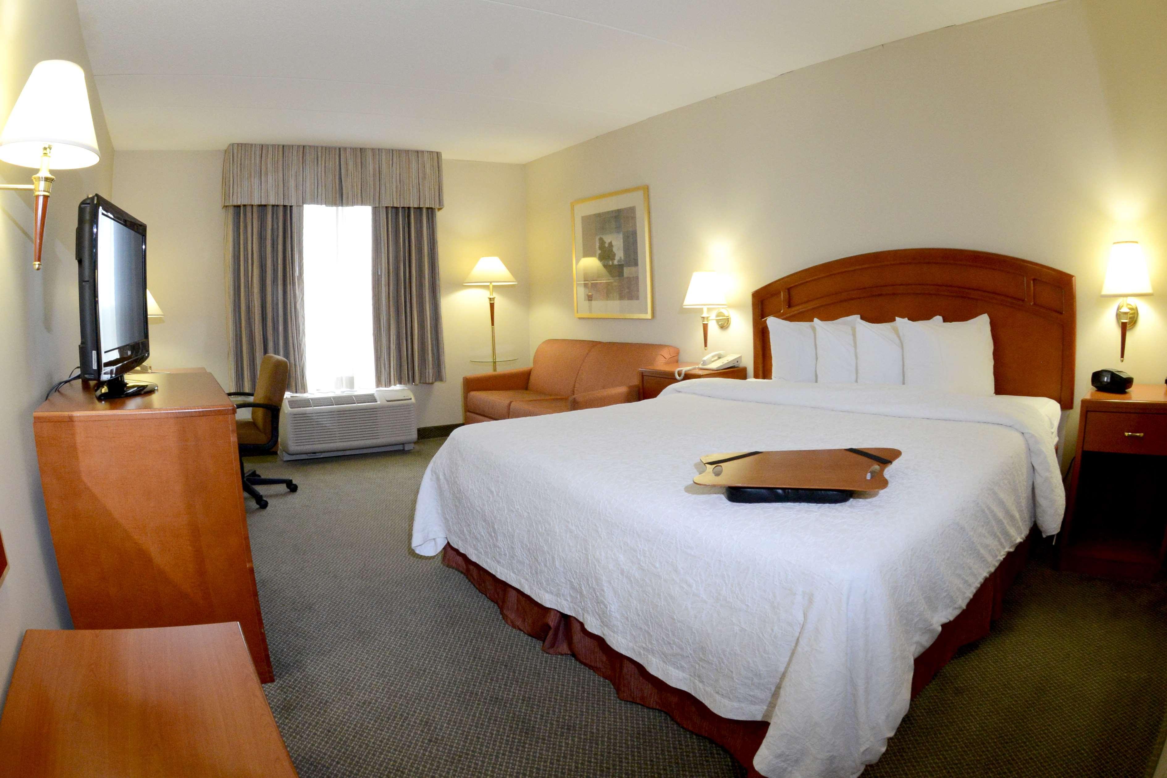Hampton Inn & Suites By Hilton Windsor Exterior foto